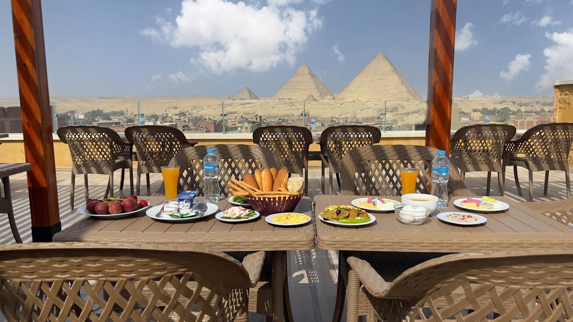 Celia Pyramids View Inn Nazlet el-Sîsi Exteriör bild